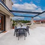 Center - With Terrace And Private Pool