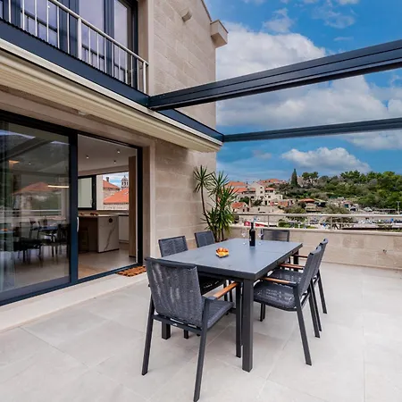 Center - With Terrace And Private Pool Cavtat