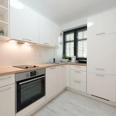 Center - With Terrace And Private Pool Apartment Cavtat