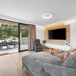 Center - With Terrace And Private Pool شقة *