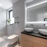 Apartment Center - With Terrace And Private Pool Cavtat
