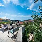 Center - With Terrace And Private Pool Apartman Cavtat