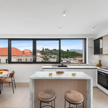 Center - With Terrace And Private Pool