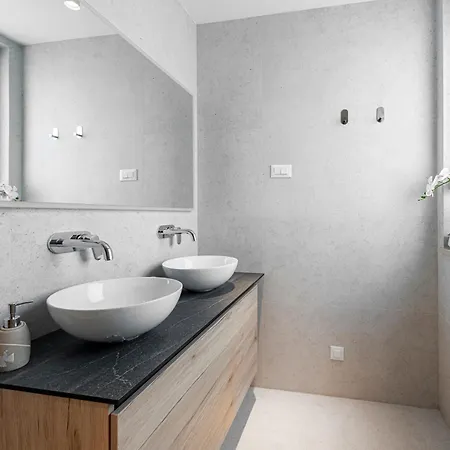 Center - With Terrace And Private Pool Apartman *