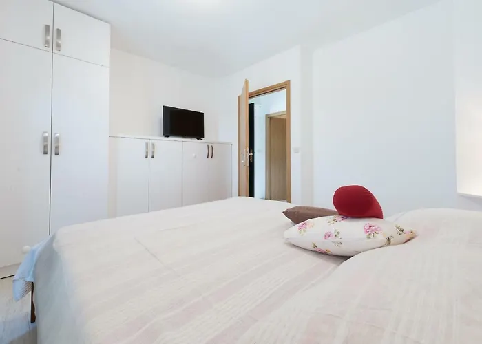 Center - With Terrace And Private Pool
