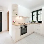 Center - With Terrace And Private Pool Apartamento Cavtat
