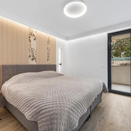 Center - With Terrace And Private Pool شقة *